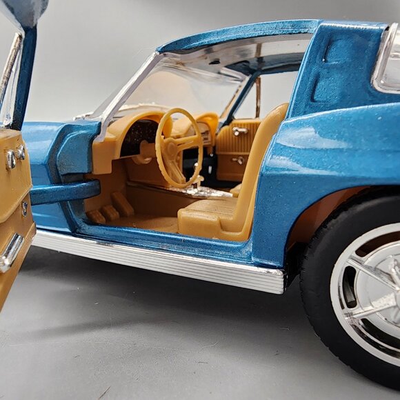 Jada 1963 Chevy Corvette Sting Ray 1:24 Diecast Blue Model Car - Picture 7 of 12